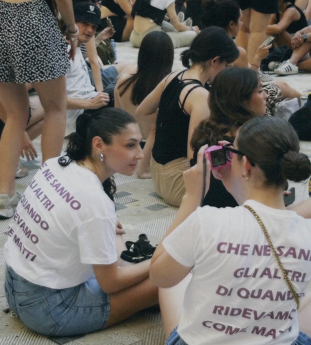 choosel0vee's tweet photo. Hi @HSHQ 💐 js wanted to say that harry inspired me to turn my love for live music and storytelling into my job. 🥹🩷 there’s something magical in capturing people at their happiest. i’d love the chance to document the crowd and magic of june 23rd! 📸 you’ll find me in Rear GA! https://t.co/oqMptE0fbb