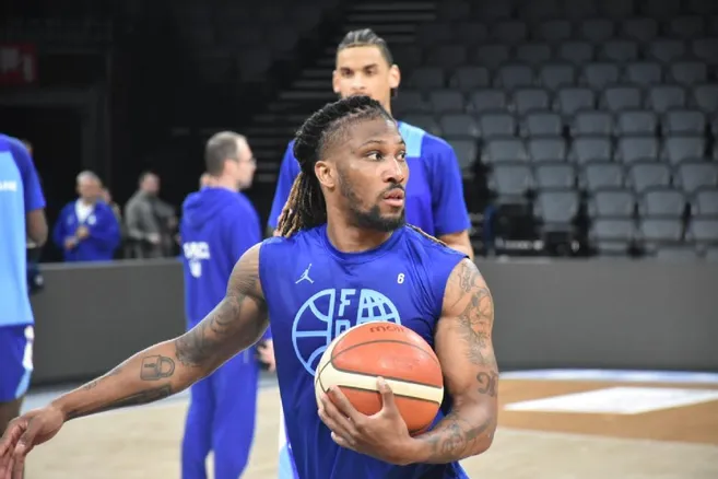 MatthieuMarot7's tweet photo. 🏀✍️ Le Limoges CSP rapatrie Andrew Albicy.

https://t.co/rxA61loSmn https://t.co/6XfRF9cral