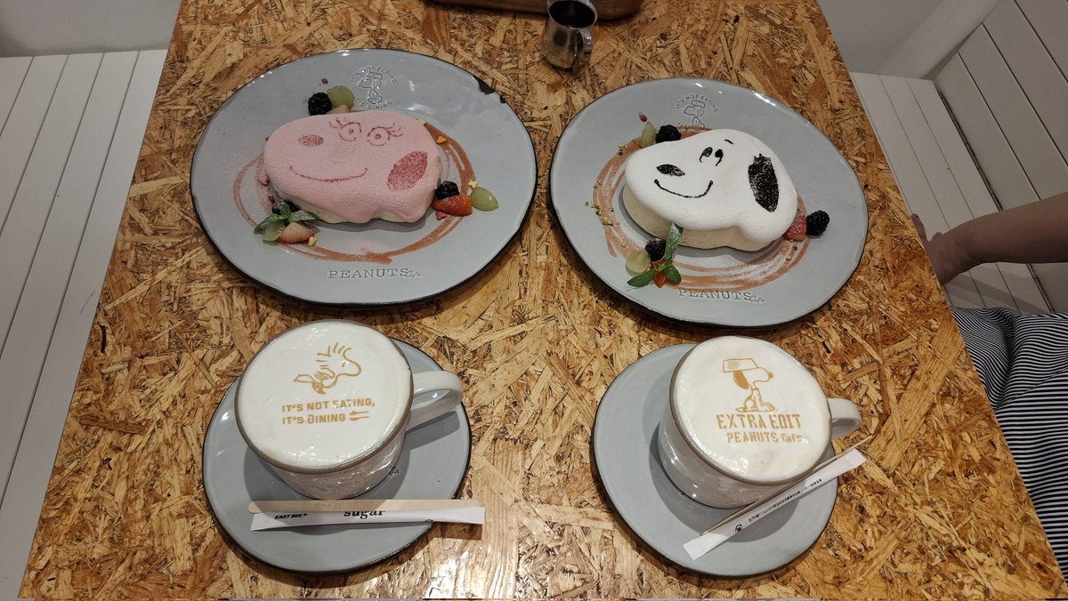 rukuen's tweet photo. お母さんと原宿までお出かけしてきたよ！！！
初めてごろうちゃんとこのレストラン行ってきたんだけど、美味しかった！！
その後、ピーナッツカフェ行ったんだけど、空いてたから、半個室みたいなとこ通してくれて！たのしかった！ https://t.co/SWBvHyc747