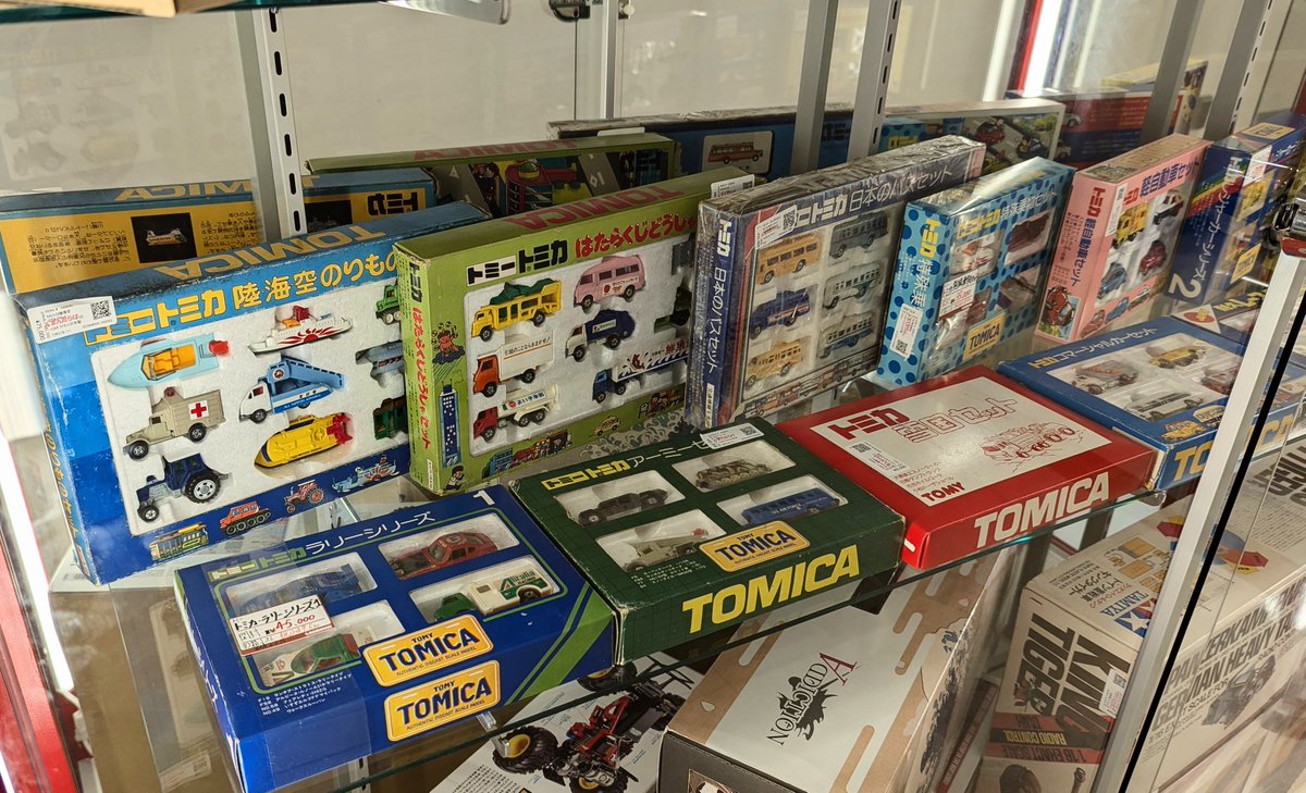 mdk_omiya's tweet photo. 【まんだらけ大宮店6/27(土）OPEN!!】
大宮ラクーン8Fにまんだらけがオープン！
ビンテージミニカーやトミカも大量にお出しします！
鉄道、車なのど乗り物TOYのイベント商品用の整理券配布は27日(土)16時からになります。
#まんだらけ大宮店　#ミニカー　#大車輪 https://t.co/4JUOYo4OvP