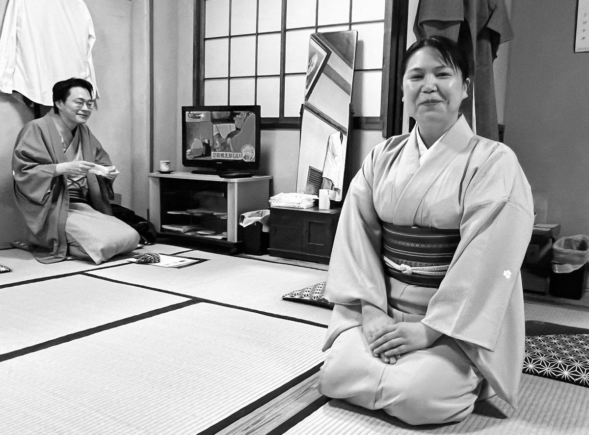 hikoichikumite's tweet photo. 今席、六月下席は夜の部仲入り後出演ですぅ。主任は和泉師匠だよぉ。
共感と鋭い切り口の創作の風が吹いてるす。楽一さんが風で揺れそうになったとか。。　30日まで。 https://t.co/HKKvXg38aw
