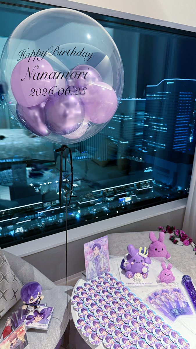 n_kun_lov's tweet photo. 夜景とななもりさんの紫って本当に似合いすぎていて😭💜🐰ྀི夜に撮ったお写真もあげてしまおうの儀⟡.·𝜗𝜚

 #ななもり誕生祭2026 
 #ななもりさん  #ななもりくん  #なーくん https://t.co/AsSE22jTLR