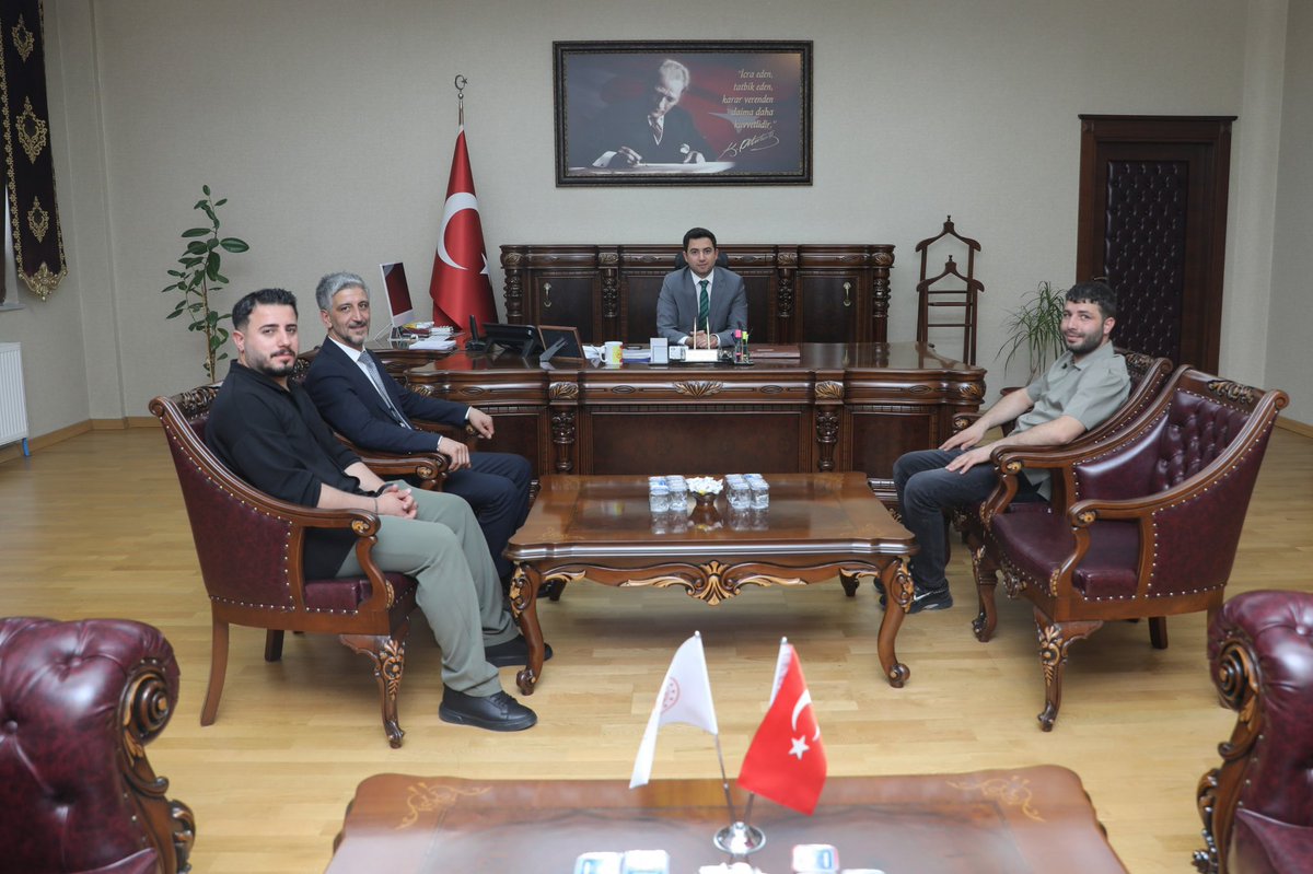 AlpayZulkuf's tweet photo. Genç Kaymakamı Sayın Muhammet GÜZEL’e veda ziyaretinde bulunduk.

Görev yaptığı süre boyunca ilçemize ve vatandaşlarımıza sunduğu değerli hizmetlerden dolayı kendilerine teşekkür ediyor, yeni görev yerinde üstün başarılar diliyoruz.

Nazik ev sahipliği ve samimi sohbetleri için Sayın Kaymakamımıza şükranlarımızı sunuyor, bundan sonraki görev hayatında sağlık, huzur ve muvaffakiyetler temenni ediyoruz.