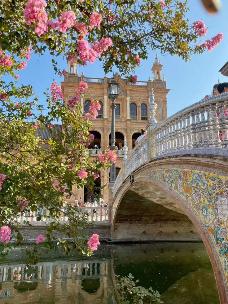 echoesofworld's tweet photo. Seville, Spain https://t.co/2z5Yxlt7Mp