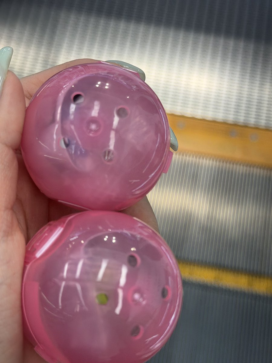 _9791oo's tweet photo. サンリオ　星色天使チャーム　ガチャガチャ　交換

【譲】　けろけろけろっぴ　タキシードサム

【求】　キティ　（買取）

大阪手渡し、郵送◎
よろしくお願いいたします🙇🏻 https://t.co/WgFeAU6Efo