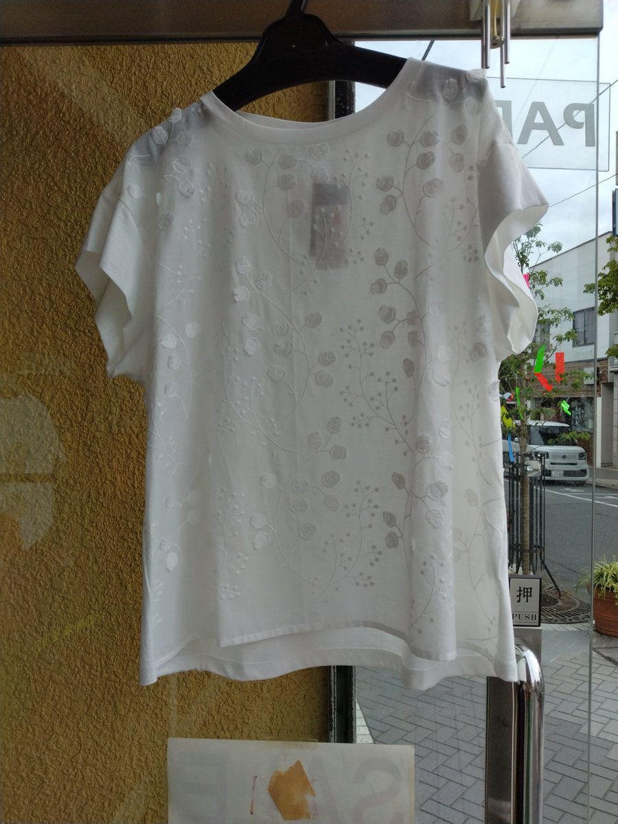 parcelmayumi's tweet photo. コットン１００％
イタリア🇮🇹ブランドトップス
カジュアルダウンしすぎない
前身ごろの刺繍が可愛い❤
#イタリアトップス #インポートトップス #イタリアブラウス#インポートセレクトショップパーセル https://t.co/cbsY2NB7iu