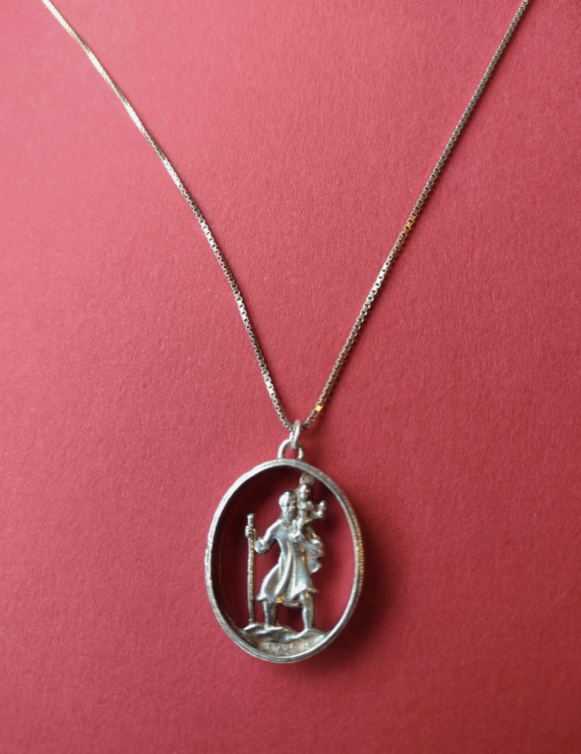 InessaW29's tweet photo. https://t.co/9fkoHXFOy2
Stunning VINTAGE Sterling SILVER St CHRISTOPHER Necklace 4.5 g Great Gift UK
#Silver #vintage #giftideas #StChristopher #jewellery #travel #pendant #Wonderland #gifts #viral #jewellerybox #surprise #gifts #surprised #TheCraftersUK #UKMakers https://t.co/3fC76vYus4