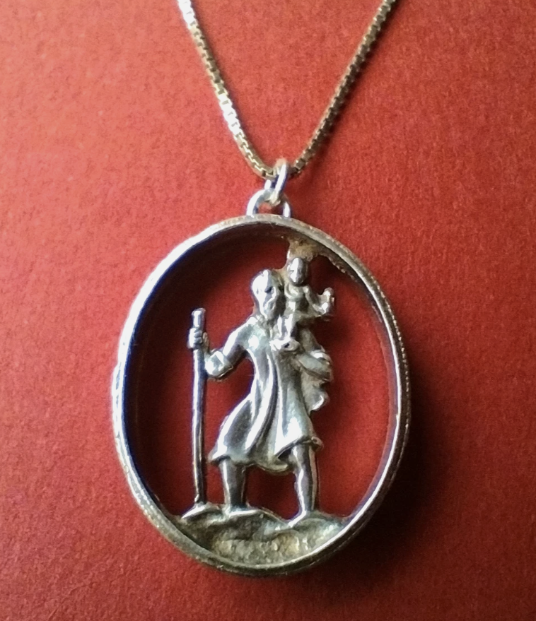 InessaW29's tweet photo. https://t.co/9fkoHXFOy2
Stunning VINTAGE Sterling SILVER St CHRISTOPHER Necklace 4.5 g Great Gift UK
#Silver #vintage #giftideas #StChristopher #jewellery #travel #pendant #Wonderland #gifts #viral #jewellerybox #surprise #gifts #surprised #TheCraftersUK #UKMakers https://t.co/3fC76vYus4