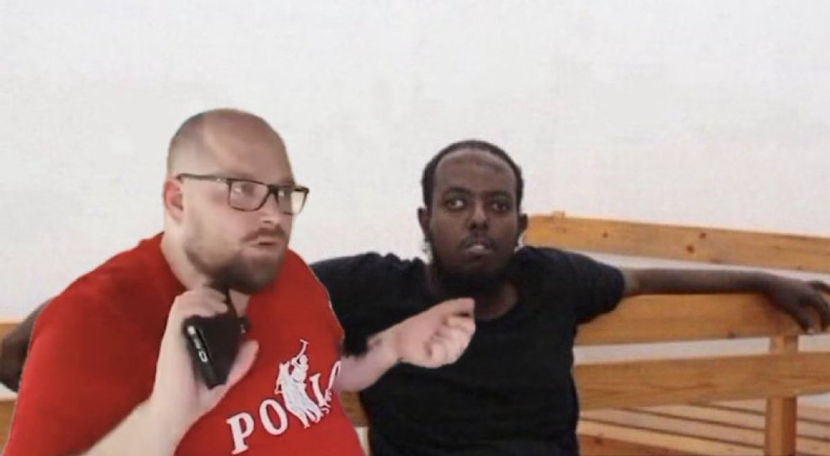 ONLYTANGS_'s tweet photo. Made a lost between borders joke irl and nobody understood https://t.co/GToJuXNQmb