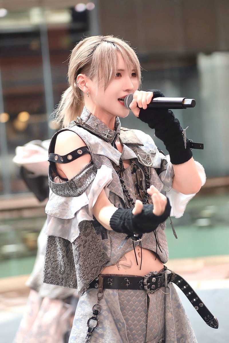 aki_iMEME's tweet photo. 最近フリラしてる33歳アイドル https://t.co/BJey0uHySY