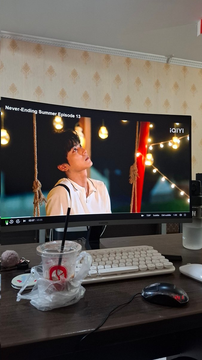 ciasukadaisy's tweet photo. tiap hari nangisin kisah hidup mereka😭 https://t.co/HzNSzvCH3X
