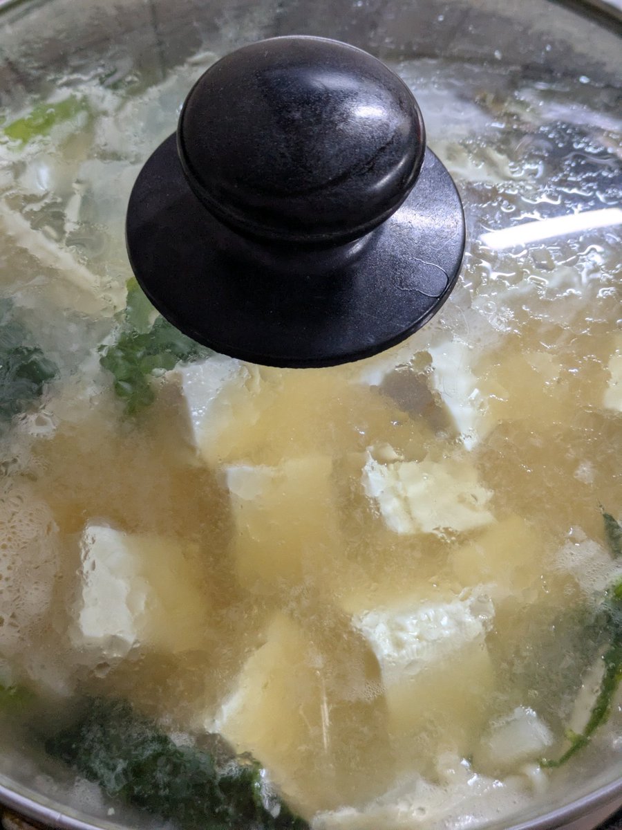 mmzy3's tweet photo. 手っ取り早くﾐｿｽｰﾌﾟ+惣菜ﾚﾝﾁﾝ飯（働きたくないでござる） https://t.co/qdUG05329d