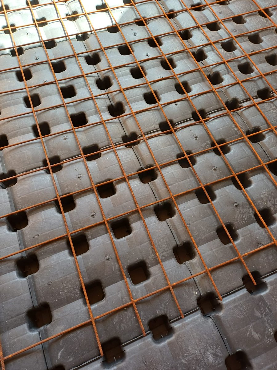ConsMariAleixos's tweet photo. 📸 Solera ventilada con encofrado perdido tipo Caviti. #Construcción #ConstrucciónValencia
 
🔗 Nuestra web: https://t.co/rJEPyziFl3 https://t.co/KrTz7khON3