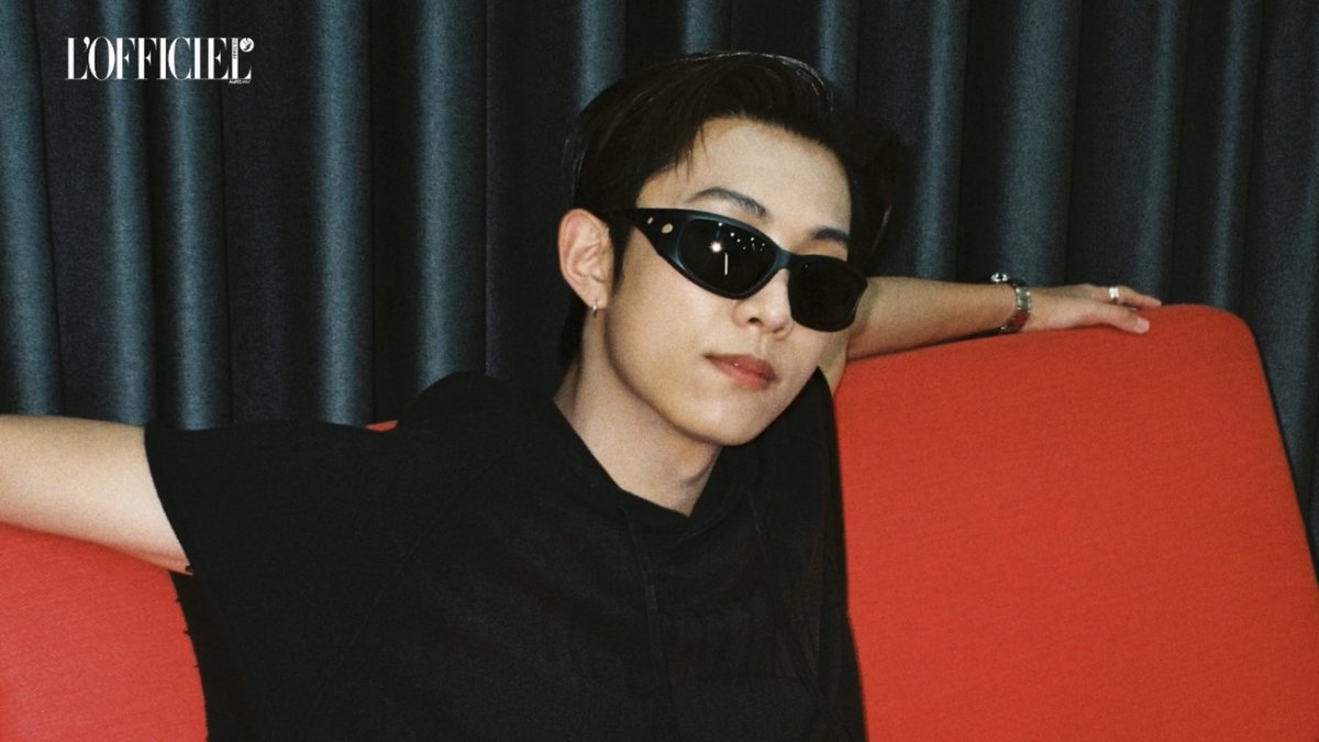 terjemahinRYUL's tweet photo. [L’Officiel Vietnam] #THEBACKSTAGE: LNGSHOT &amp; THE EXPLOSIVE DEBUT OF THE “MONSTER ROOKIE” IN VIETNAM

🔗 https://t.co/54DUAKERN3

#률 #RYUL #롱샷 #LNGSHOT https://t.co/bBZ6HSO3Sv