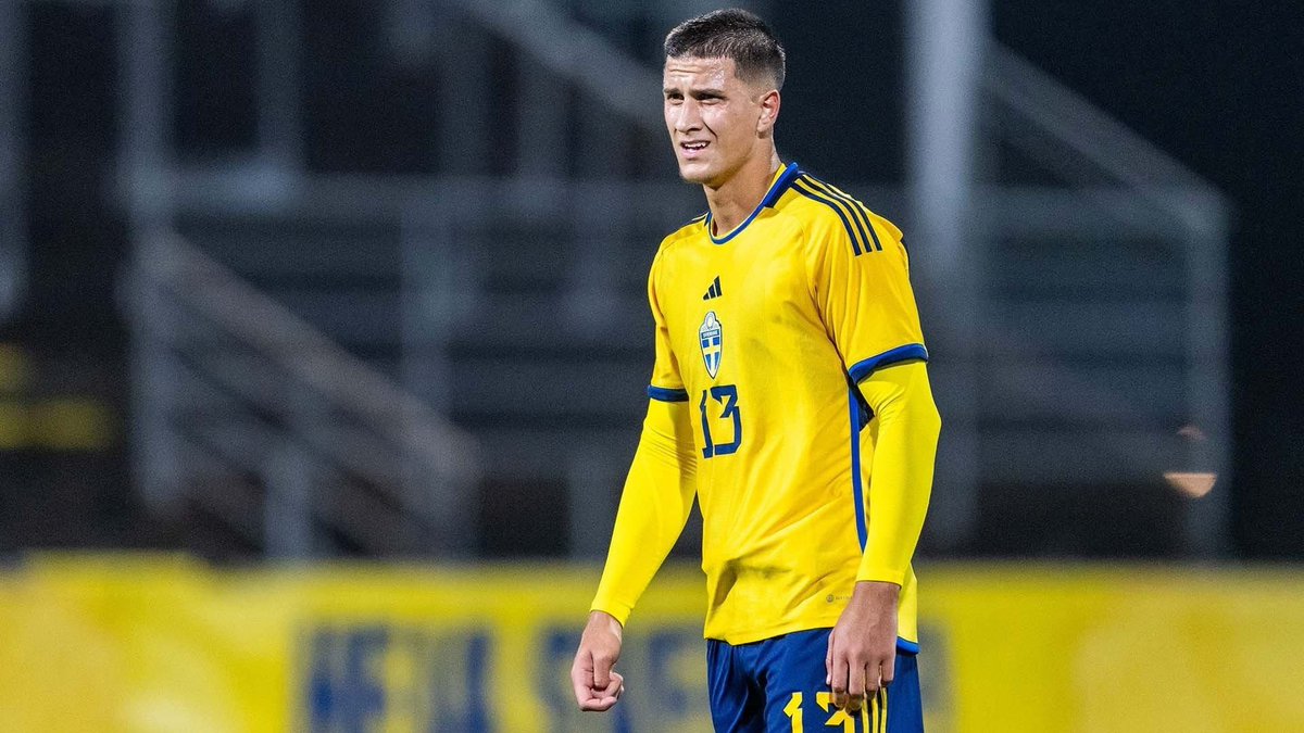 HullCityStats's tweet photo. Hull City have reportedly shown interest in Sandefjord centre back Zinedin Smajlović, but face strong competition from several clubs.

Celtic have submitted a total €6.5m fee for the Swedish 22 year old.

(@RudyGaletti) #hcafc https://t.co/6Kej3rx2vG
