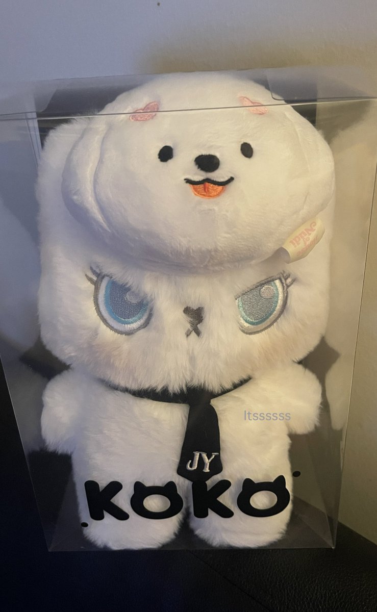 itsrabbity's tweet photo. หลานยายตัวขาวทั้งคู่เลย เบียดกันไปก่อนนะเด็กๆ 🥹😅🤩🤣 https://t.co/zYDJo34irf