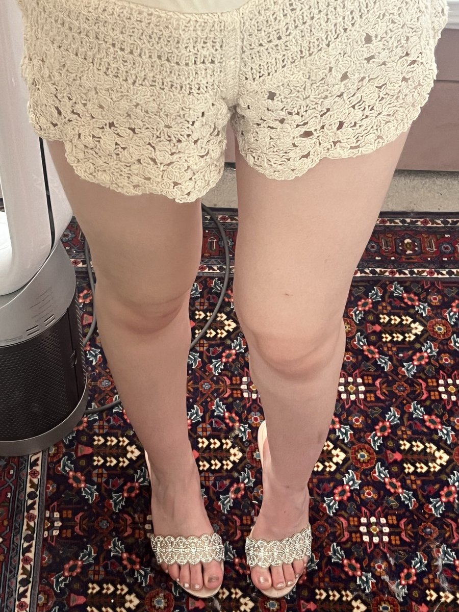 Ivoryonlyy's tweet photo. My feet are waiting to be worshipped by a slave

Findom feet feetfetish footfetish paypig #feetfetısh https://t.co/tdK4gzn9hx