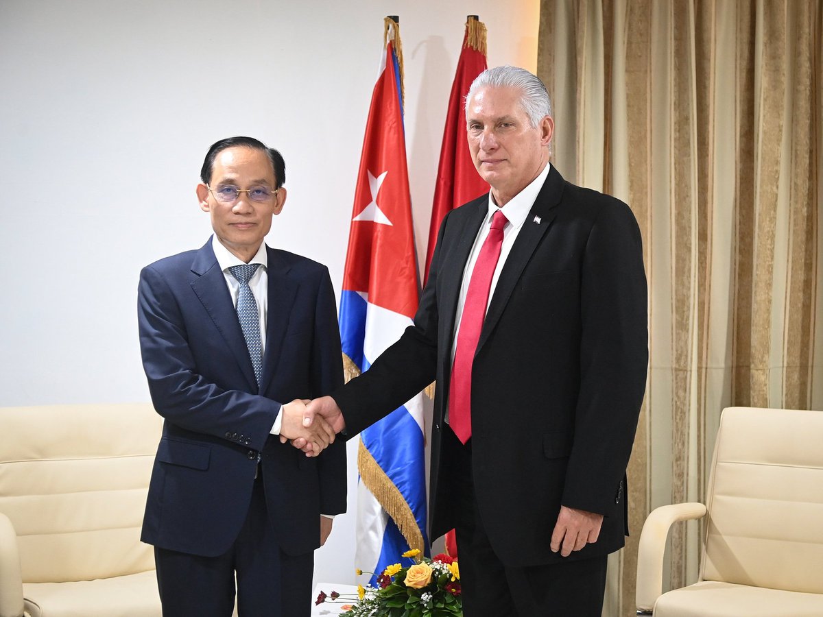 dgniurka's tweet photo. La presencia de Vietnam🇻🇳 en Cuba🇨🇺 demuestra que la cooperación internacional, basada en el respeto y la soberanía, sigue abriendo caminos en medio del bloqueo, el cerco energético y la persecución financiera de EE.UU. 
#CubaNoEstáSola 
#CubaVencerá https://t.co/i4oA2n1647