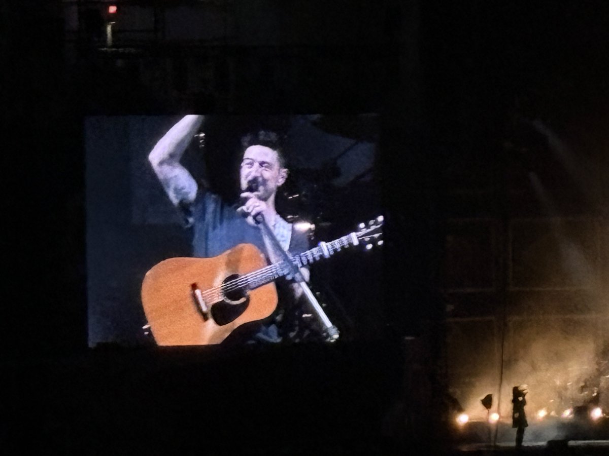 GoBigBlue87's tweet photo. Mumford &amp; Sons at Fenway last night with family surrounded by a fun crowd - good times! Love their music and how upbeat you feel you feel leaving a show ❤️ https://t.co/OF67ZeSKfi