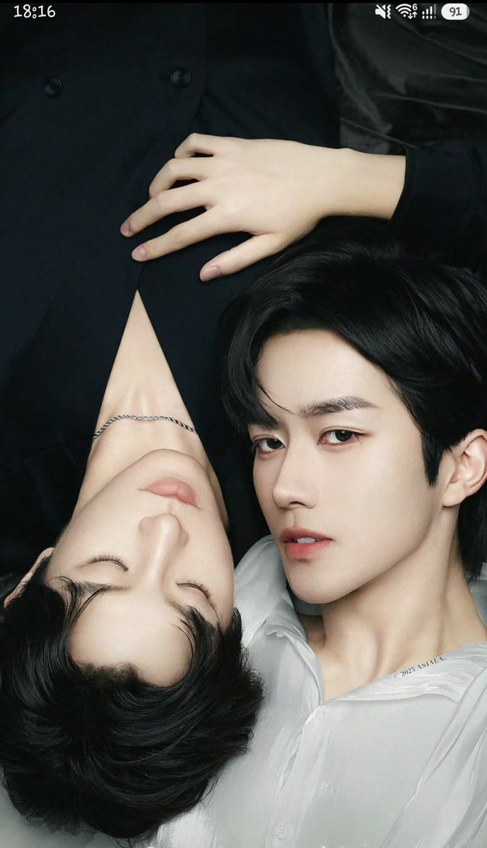 NemoHae's tweet photo. คลิปตอนถ่ายปก ABO สินะ ชอบรูปเซตนี้มากๆๆๆ

#XingQiu #ซิงชิว 
#EliotHuang #KipukaQiu #HuangXing #QiuDingJie https://t.co/eVjJDuPqMt