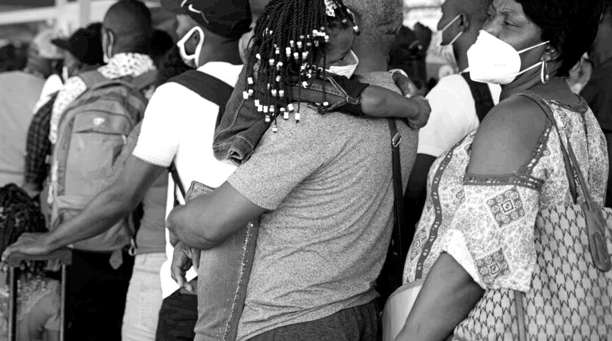 elsoldeiquique's tweet photo. PDI ubica a 52 de los 64 niños haitianos: Fiscalía indaga posible tráfico de migrantes
#Iquique #Talcahuano #ViñadelMar #Aysen #SanFelipe #Cauquenes #Santiago #Ñuñoa #Antofagasta #Castro  #Temuco #Coquimbo #PuntaArena #Talcahuano Lee la nota:
https://t.co/aql9DJxnJ3 https://t.co/w6nbpnuYyb