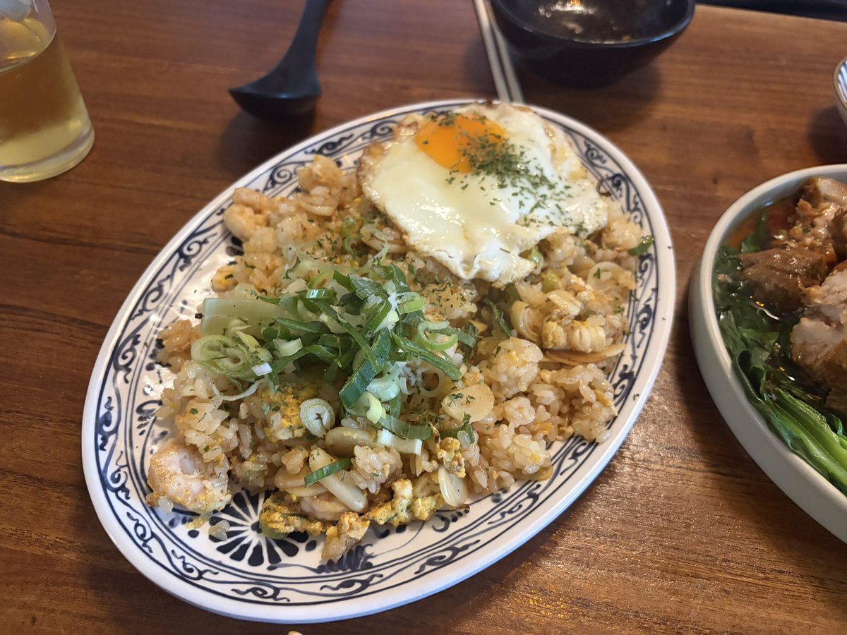 altqnr's tweet photo. 동파육,새우볶음밥,멘보샤,우유튀김
맛있다~~ https://t.co/vCR4QZTheV