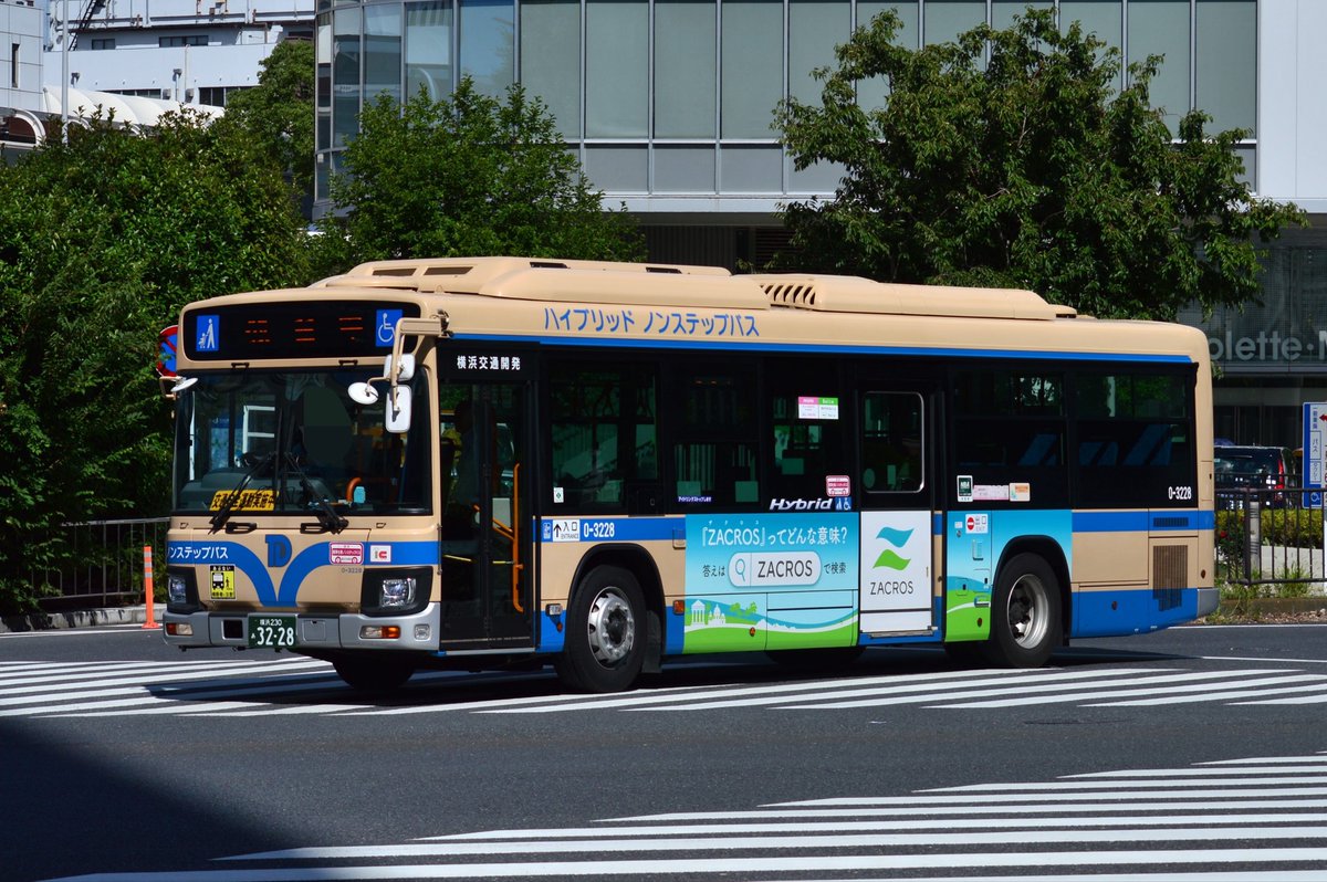 1553608MP's tweet photo. 11 東洋観光 / アイビーエス / 横浜交通開発

神奈川番外編。
東洋は去年参加させていただいた貸切にて撮影。
IBSの江ノ電中古は川崎に行けば見れるのでいちばん手軽ですね。
当時何気なく撮っていましたが後々地元のマニアによると交通開発の桜木町乗り入れは無いためかなりレアらしい...🤔 https://t.co/jNsNy6lcHw