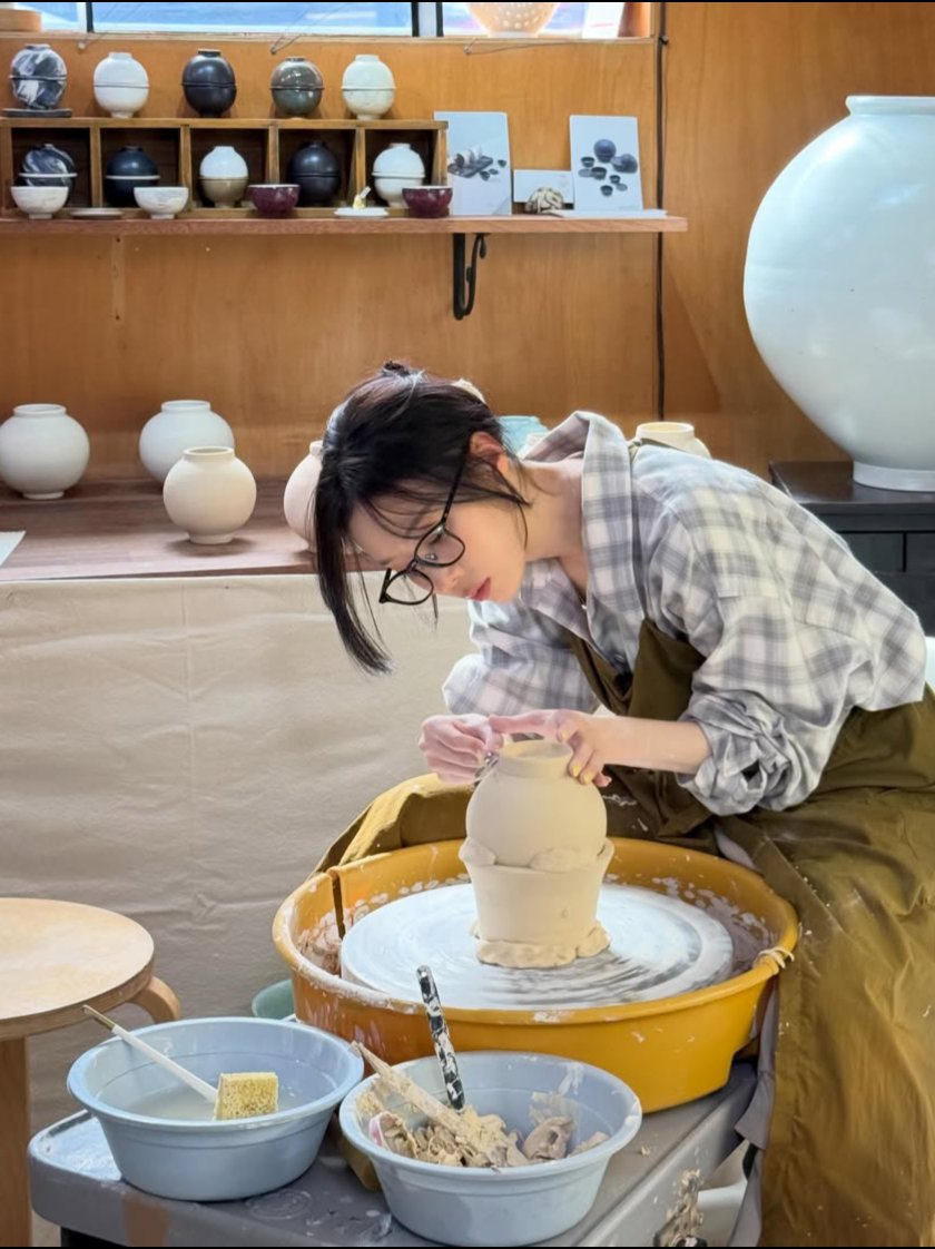 swanprincesses's tweet photo. pottery date with #wintke! ๐ค๐ค https://t.co/BQkYhPFgKd