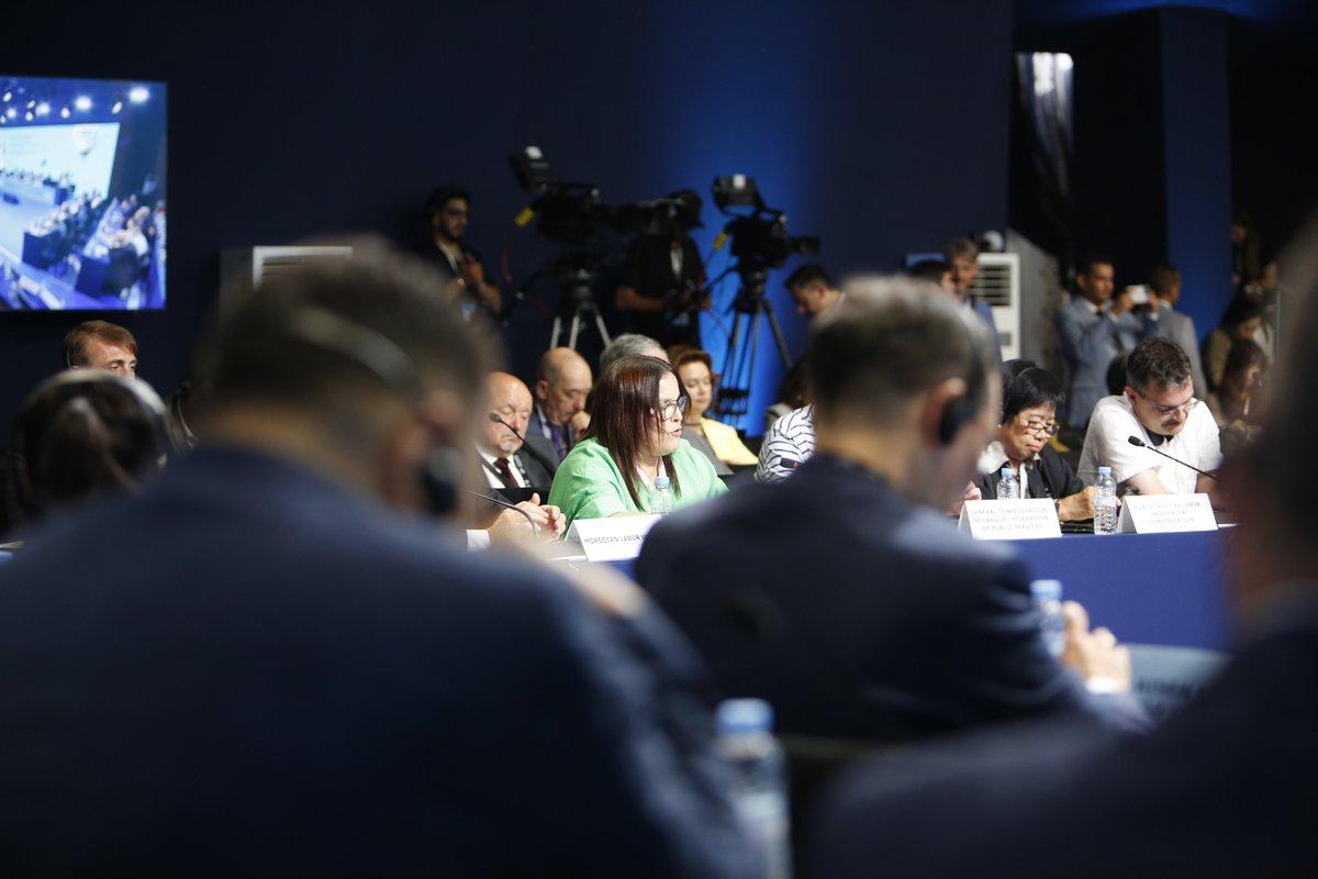 uclg_org's tweet photo. 🔵 Bureau Exécutif de CGLU

🗣️ Nadia Koubia, fonctionnaire et déléguée syndicale au Maroc

💬 Les fonctionnaires constituent la colonne vertébrale de notre territoire, même s'ils sont parfois perçus comme des acteurs de second plan. 

#UCLGCongress #UCLGMeets https://t.co/ZPRbVXsGbM