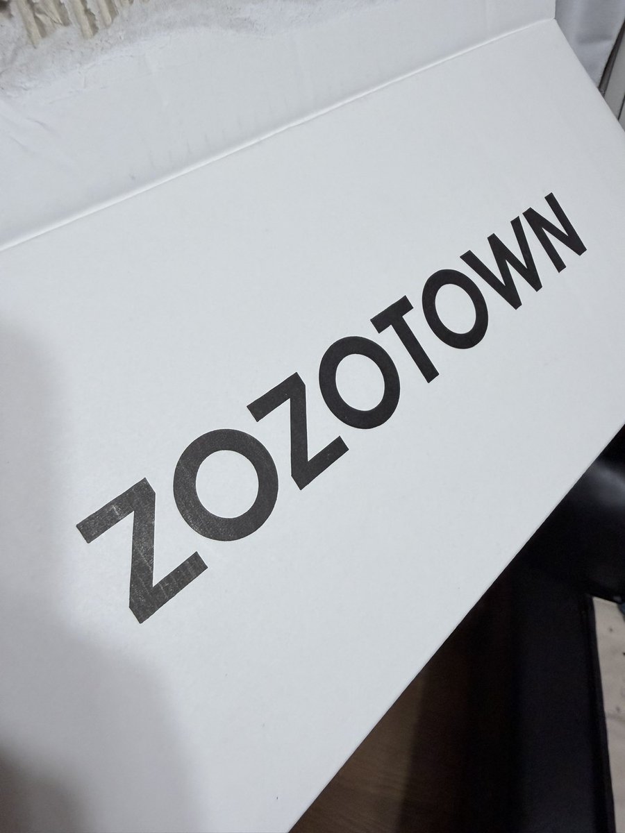 k2001421's tweet photo. 白箱がまた来た　そろそろ来てください
@zozojp 
#ZOZOSALE箱CP https://t.co/dJpLLk5jkd