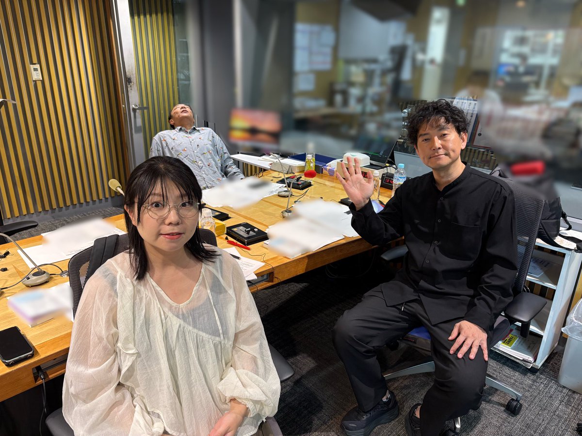 The_RadioShow's tweet photo. ￣￣￣ 
フ　タ　６．２３
リ　イ　#ナイツラジオショー
｜　ム   
＿＿＿

■OPトーク
□土屋さんがスマホリングを3つ購入？
https://t.co/IqnbXNzATy

■ゲスト：#おかゆ さん
□塙さんとの「愛の道草」生歌唱！
https://t.co/Agn7yo8eeT https://t.co/3dtbxoHr1e