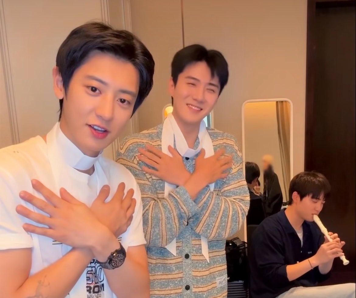 dearflatline's tweet photo. i will so annoying and unbearable today the way sechan brought this upon themselves https://t.co/BTjNHqruYK