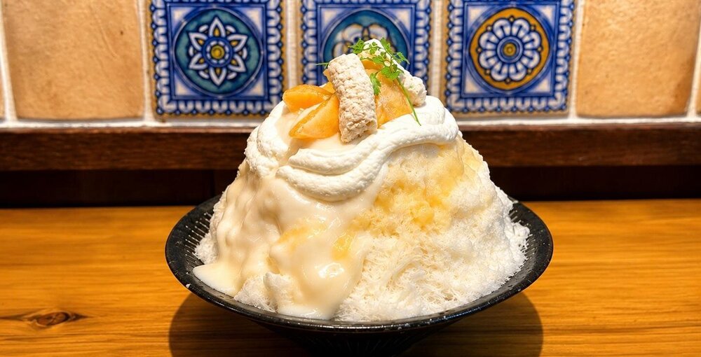 fashionpressnet's tweet photo. “10時間待ち”行列かき氷「茶房 オクノシブヤ」が全国13か所で、抹茶いちごブリュレやメロンショートケーキ - https://t.co/7nhFU0zsb7 https://t.co/f888bvbPtW