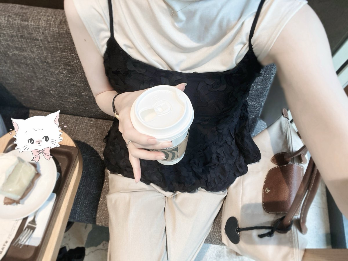 i2nrhr_'s tweet photo. 最近黒×ベージュにハマってる🏹🎞️🗽
grlのトップスお気に入り🖤🎶

#日常垢 https://t.co/xTF3045HOY