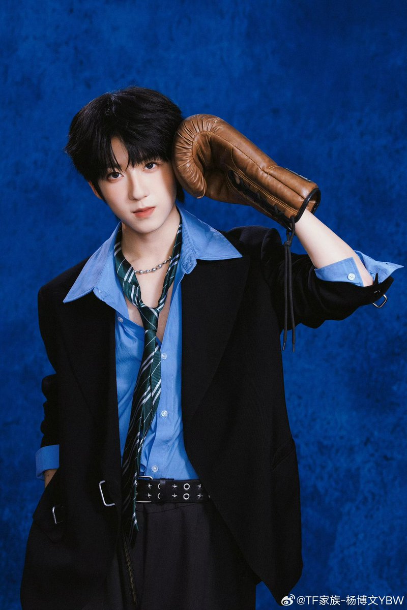 balablueeeeee's tweet photo. พวกเด็กหลังห้อง พวก���ก๊งเทพบุตร คนก็ตี เรียนก็ดี กีฬาก็เด่น ฝ่ายปกครองรัก ฝ่ายกิจการนักเรียนหลง แถมหน้าตายังดีชิบหายไปอีก https://t.co/H8S2fCFrnC