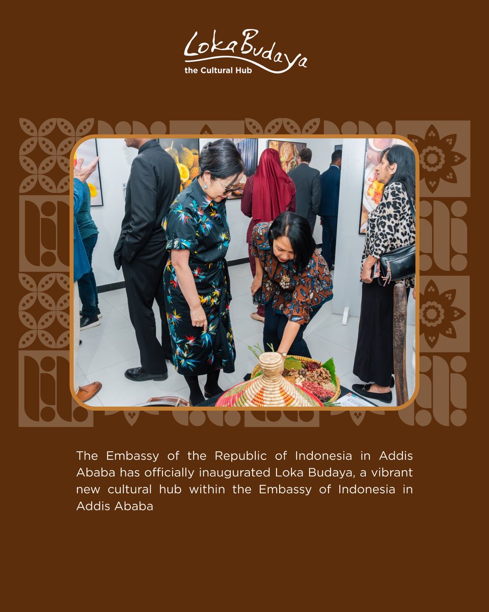 IndonesiaInADD's tweet photo. The opening was marked by “Makan-Makan: The Social Heartbeat of a Shared Meal” photo exhibition, celebrating the shared values of community, hospitality, and cultural exchange through food. https://t.co/5OzHq12s6p