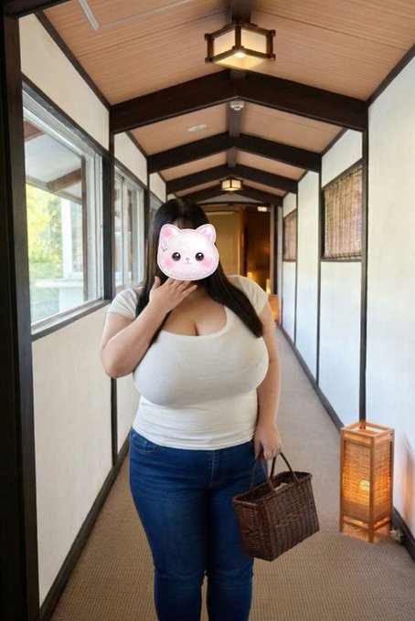 aaaaaaBbbcccv's tweet photo. 旅館でお泊りなら85kgとでも流石にしますか？ https://t.co/Kwcujf7vYH