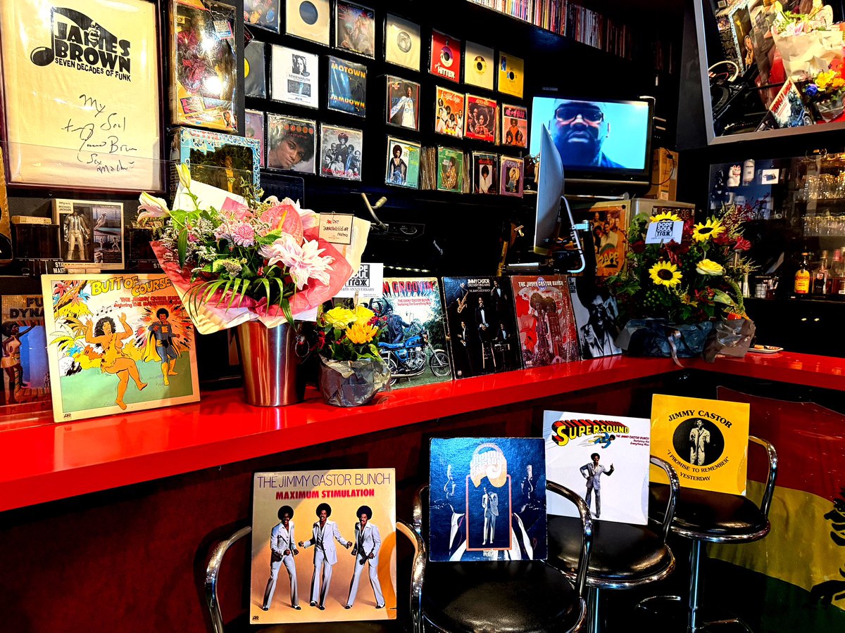 DST_DJ_Taka's tweet photo. 今日6月23日(火)はサックス奏者、故Jimmy Castorさんがご存命なら86歳の誕生日。
ダンサー以外の世界中の人々は映画『フラッシュダンス』のワンシーンからブレイクダンスの存在を知りましたH.B.D. !

 It's Just Begun
https://t.co/JvWLSAA9sO

#musicbar #高円寺 #dst #dopesoultraxx #jimmycastor https://t.co/nB7KSgz4WL