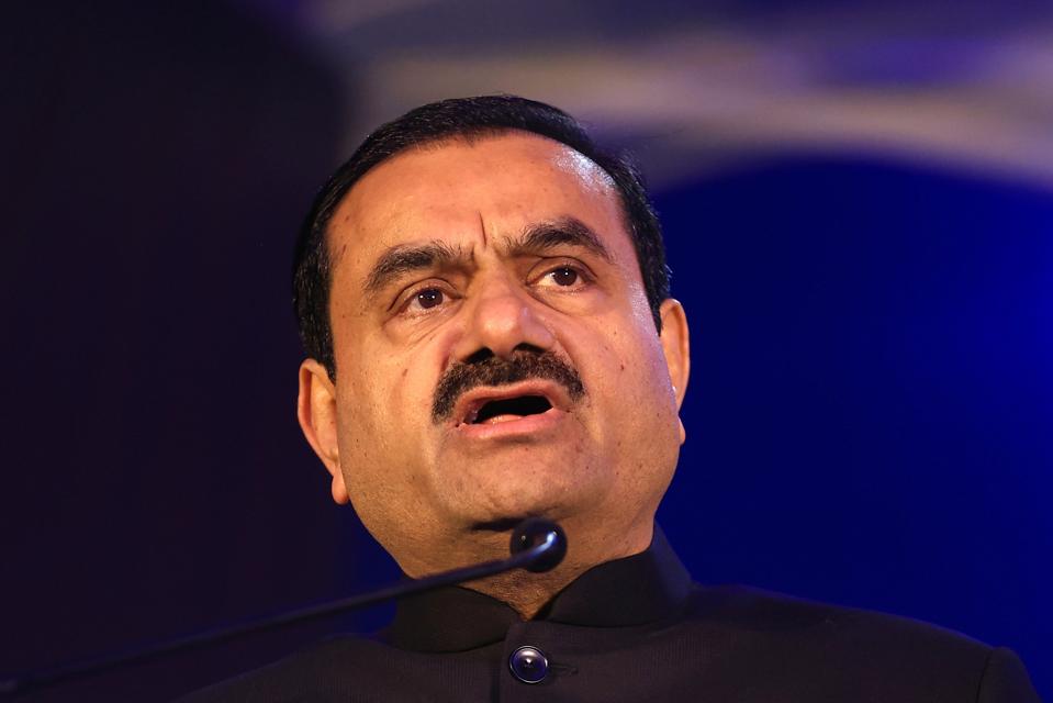 Forbes's tweet photo. Trump Jr. Reportedly Met Indian Billionaire Adani Before DOJ Dropped Fraud Charges Against Him
https://t.co/c2UP6k7wRx https://t.co/avV7Z3QlMo