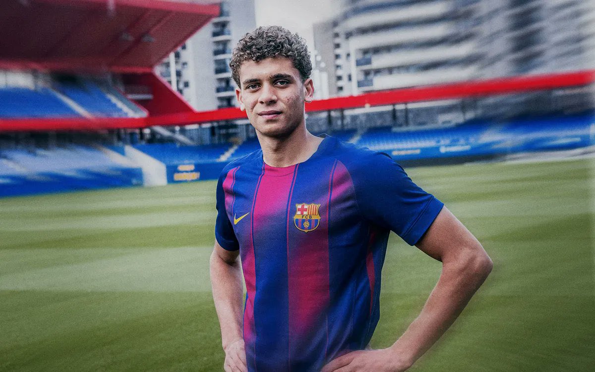 ActuFoot_'s tweet photo. 🚨 OFFICIEL ! Hamza Abdelkarim 🇪🇬 s’engage définitivement avec le Barça ! 💙❤️💎

1,5 M€ + bonus. 💰 https://t.co/DM4n7ivx4b