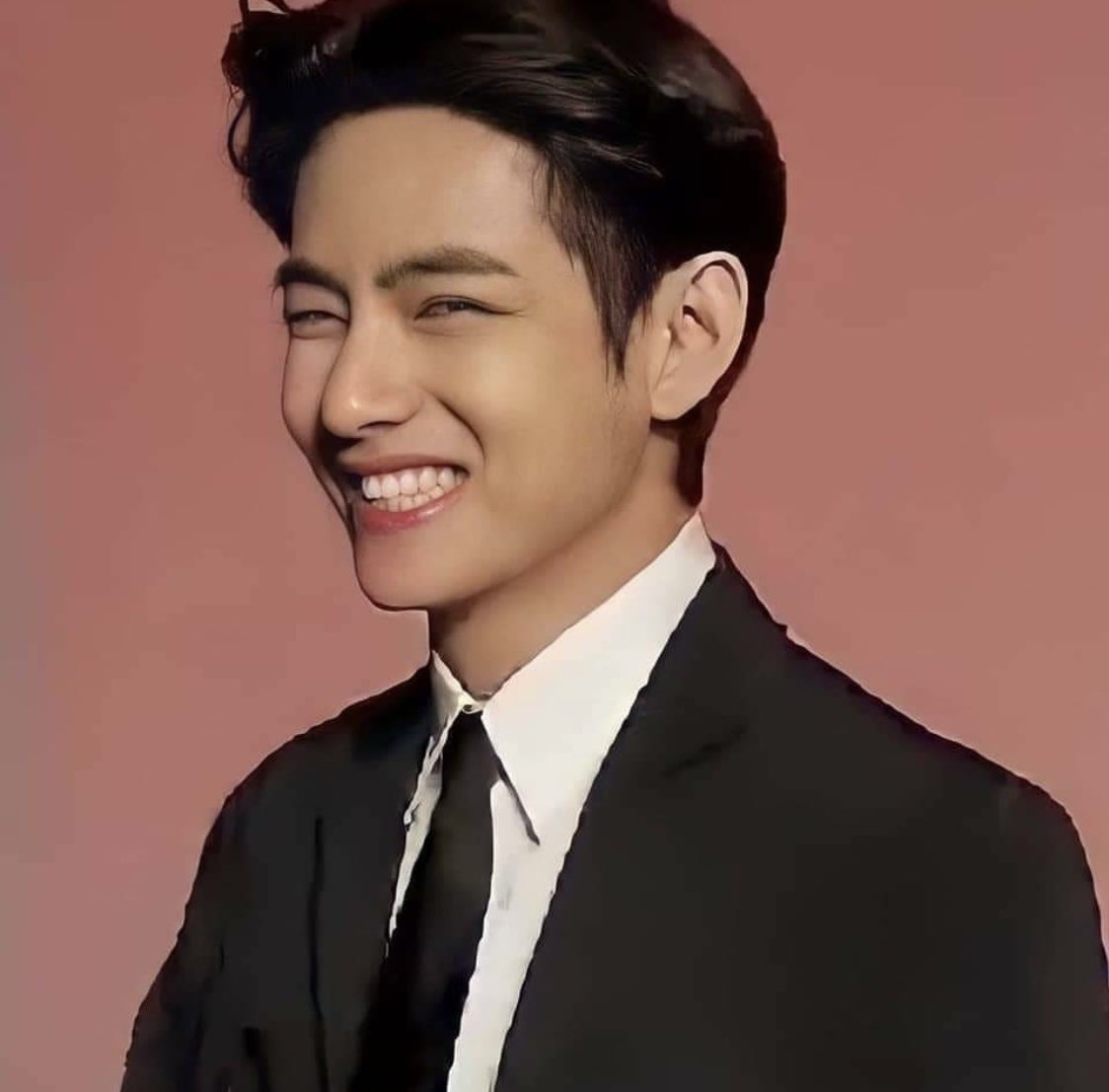 nene3v's tweet photo. @alexapolezhaeva @thenreport I vote #KIMTAEHYUNG for The Most Handsome Man Alive #MHMA2026  #MHMA2026KimTaehyung 
#NETIZENSCHOICE 
@thenreport https://t.co/vIhrc0GstA