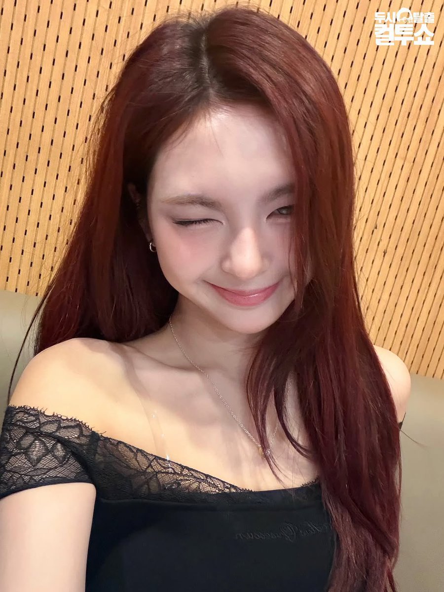 Lafortezua's tweet photo. A little wink, a little confidence, and a whole lot of good energy. Sometimes all it takes is one glance to make an ordinary moment feel a little more special. https://t.co/3UQbKxK2dR
