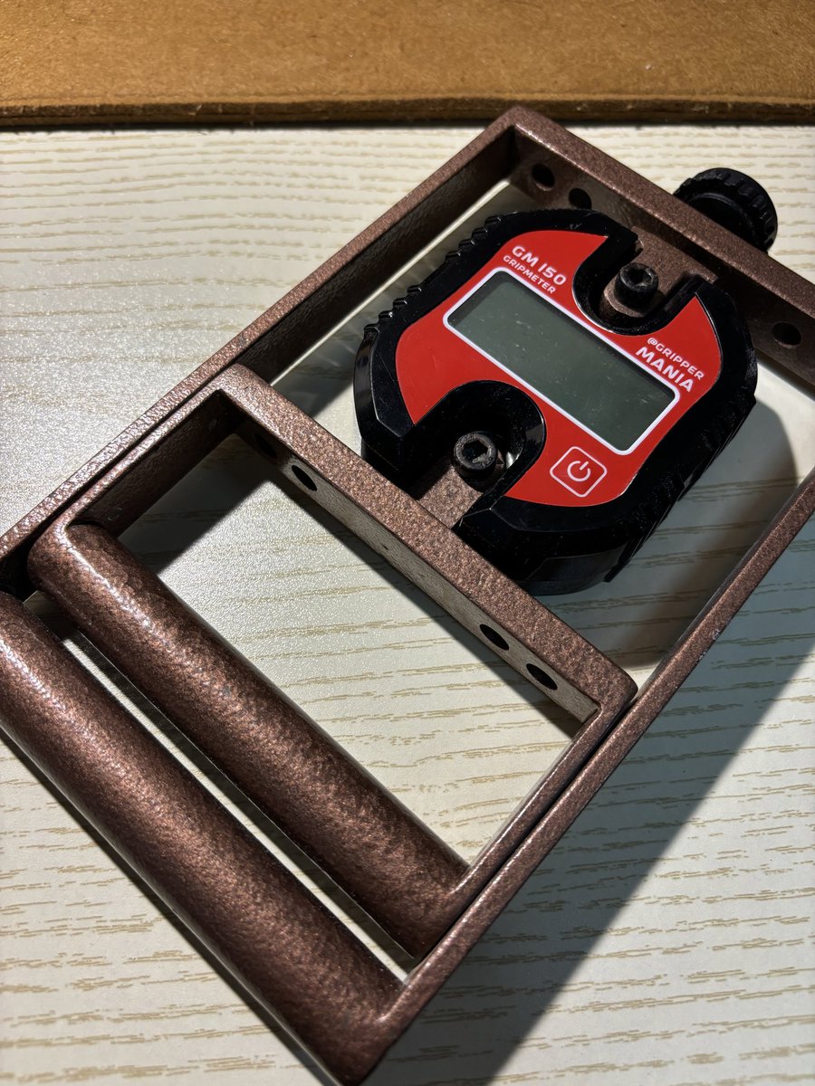 mofanchen0's tweet photo. 友人代理出品 GM150 V8.6握力計

状態は写真をご確認ください。購入希望の方には詳細動画をお送りします。

ハンドル部分にわずかな塗装剥がれがありますが、見た目・使用感に問題ありません。

購入希望の方はDMまで。

握り心地は現行V10より断然上です。 https://t.co/YwG7AMS7Sf