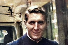 ElVengador1945's tweet photo. “Si el Señor me concede el privilegio que no merezco, de perder la vida en esta empresa, estoy a su disposición”

Padre Carlos Mugica https://t.co/KGKieIXBud