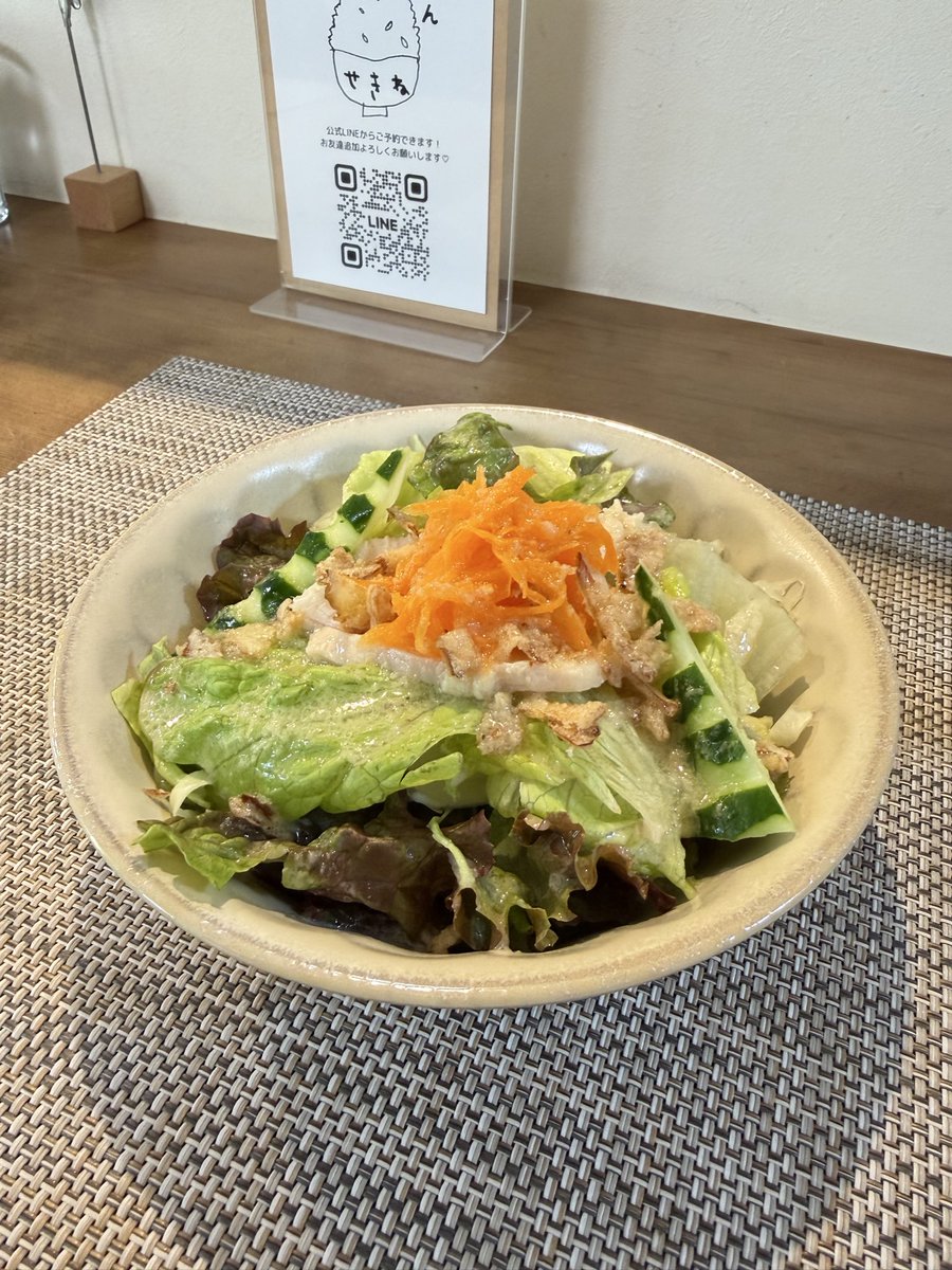 tomozo1805's tweet photo. 今日のお昼はコレでした✨
#おうちごはんせきね さんで
#ローストビーフ丼 
めちゃウマでした🤤
やっと食べられた😆
食後のスイーツは3回連続で #アールグレイのチーズケーキ 
このチーズケーキにハマっております😋
…ってか、おうちごはんせきねさんにどハマりです😂 https://t.co/2zzw1pjgwx