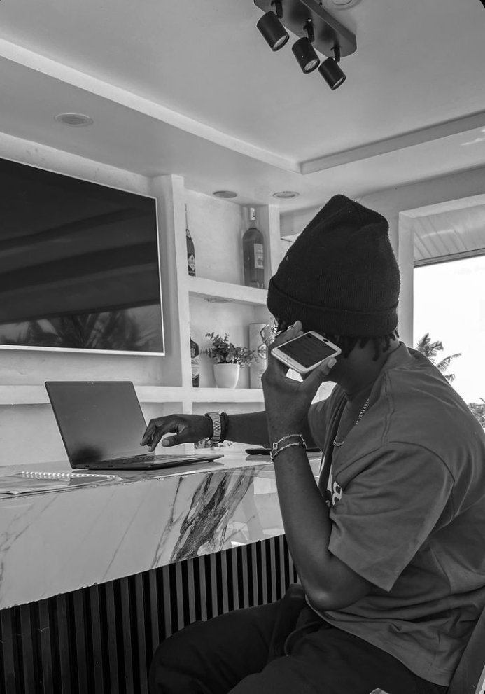 ScorchKid's tweet photo. Bro to bro: 💥 It’s okay to crash out. Vent, scream, let it out. But the golden rule? Never let the setback rent space in your head. Burn out the frustration, not your mental peace. Keep moving forward. 😮‍💨 https://t.co/18zzgbCKUt