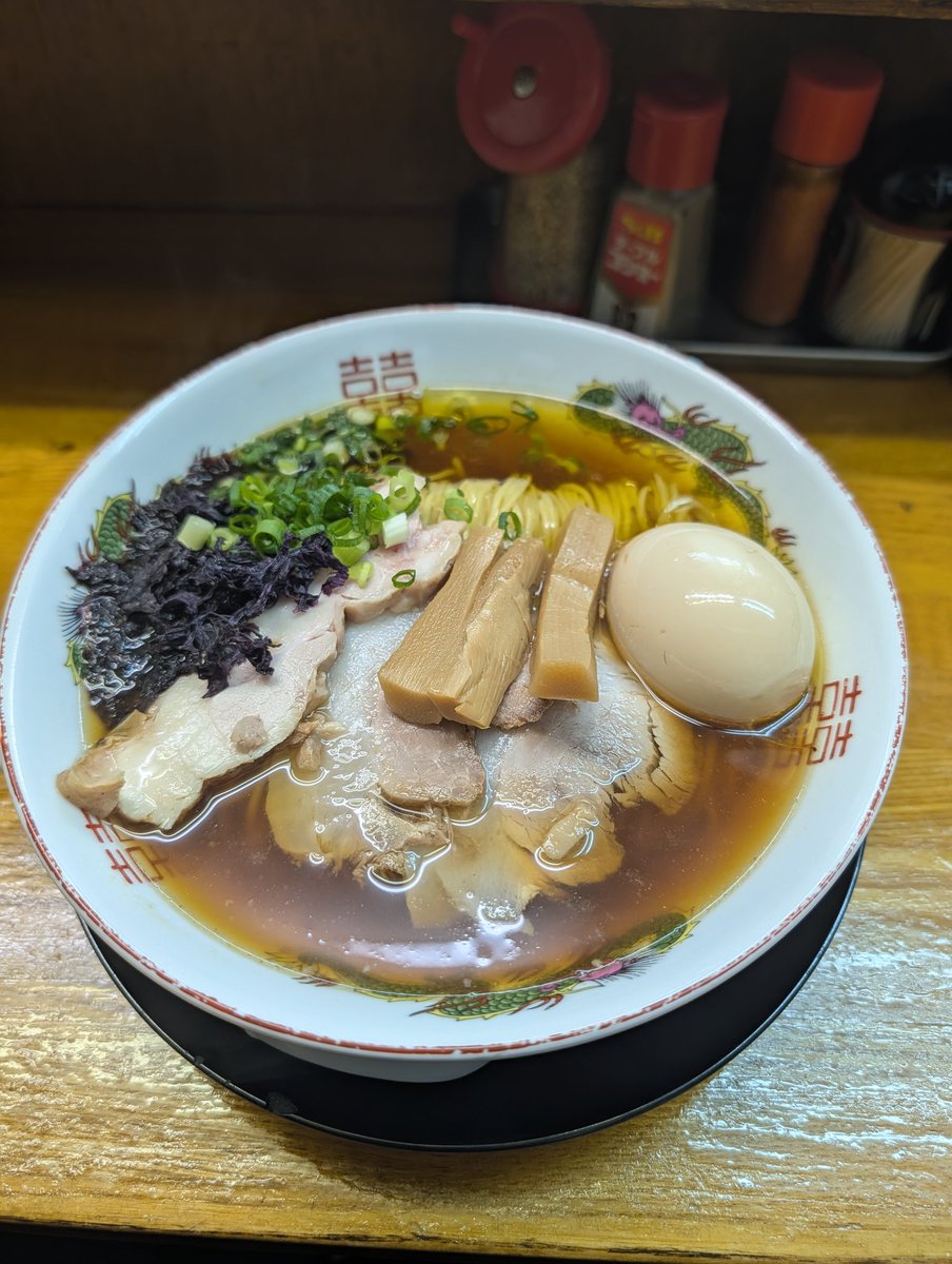 touagi's tweet photo. 綺麗な限定🍜を食べに来ました
打合せ後の荒んだ心に染みましたわ😁

#エゴぱい https://t.co/v3czg3Gpvd