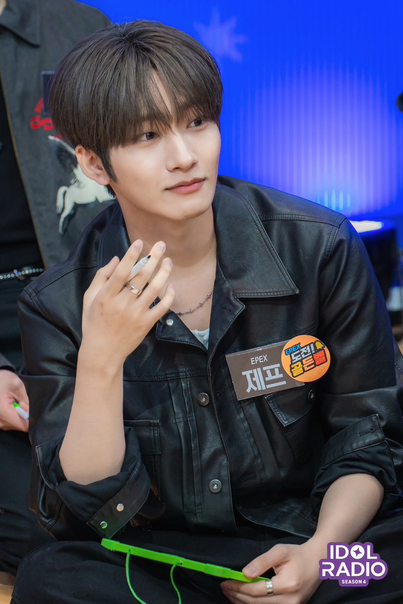 idolradiokorea's tweet photo. @the_EPEX [#아이돌라디오4 앨범 260622]

EP#234 경고⚠️ 이펙스가 여러분을 '울림'니다.

이펙스의 도전 골든벨, 최후의 1인!!
멤버 사랑을 인증한 막내 여우🦊 #제프

@the_EPEX

#MBC #IDOLRADIO #아이돌라디오 #이펙스 #EPEX https://t.co/gfM8GZJVof