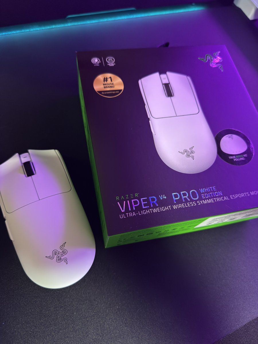 fps_Ramsey's tweet photo. 買ってしまったnewマウス
#Razer
#Razerviperv4pro https://t.co/pxoaF5RCYH