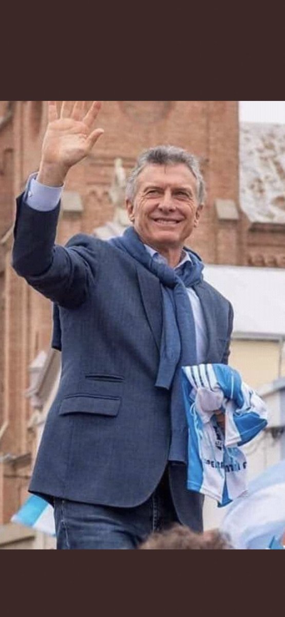 LiliLili949's tweet photo. Querido @mauriciomacri no se cuál es la "transa" para seguir protegiendo en el Congreso al ladronzuelo soberbio de Adorni. No estás escuchando a tus votantes y eso tiene un costo. Ojo, bancamos pero no somos 🐑.  
No al pacto de impunidad!! https://t.co/tpCttPLK1I